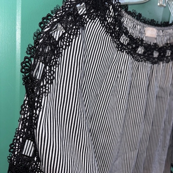 Chicos size 1 medium ladies top - Picture 11 of 13